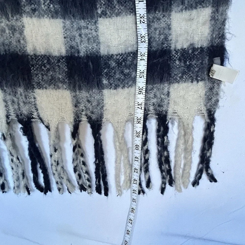 Aerie Women's Scarf Oversized Blanket Blue Cream Plaid Fringe One Size Soft